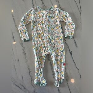 Magnetic Me modal Ruffle footies